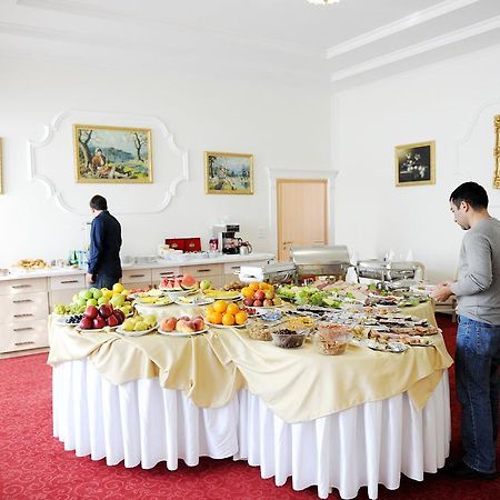 Hotel Victory Prishtine Bagian luar foto