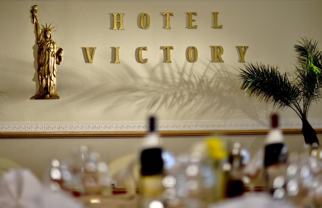 Hotel Victory Prishtine Bagian luar foto