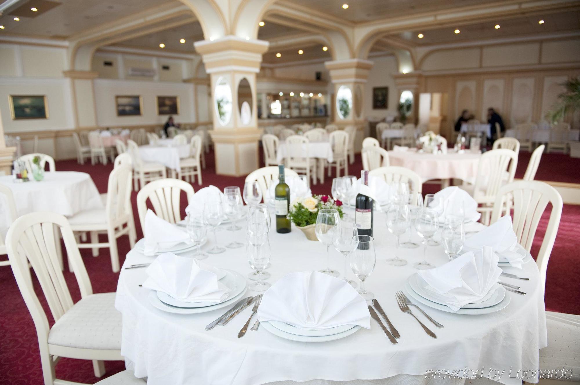 Hotel Victory Prishtine Bagian luar foto